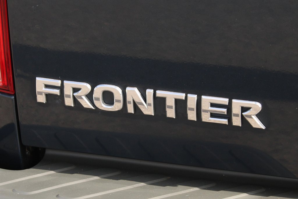 Used 2020 Nissan Frontier SV image 38