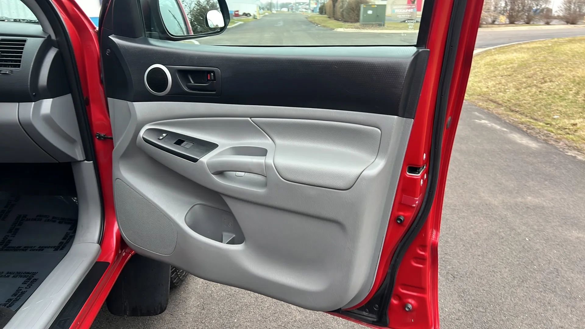 Used 2014 Toyota Tacoma 4x4 Access Cab V6 w/ SR5 Package image 13