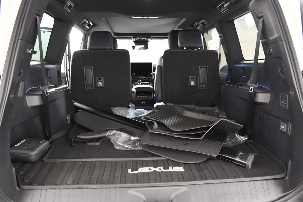 Used 2025 Lexus GX 550 w/ Cold Area Package AWD/4WD image 24