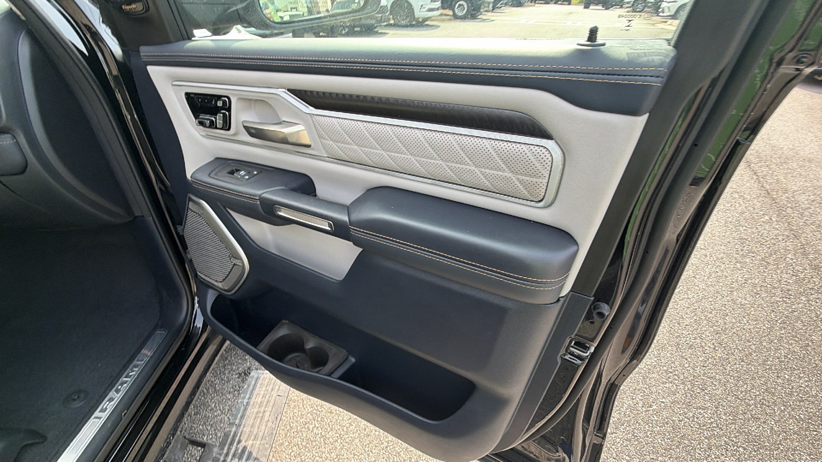 Used 2025 RAM 1500 Tungsten AWD/4WD image 19
