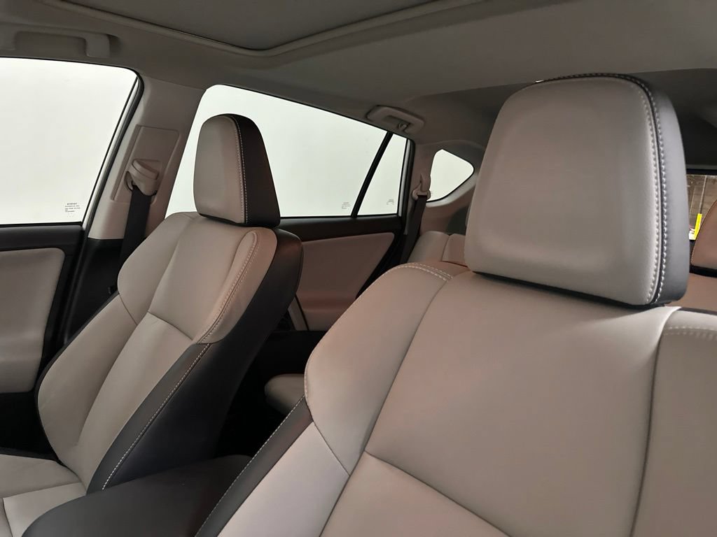 Used 2016 Toyota RAV4 Limited FWD image 31