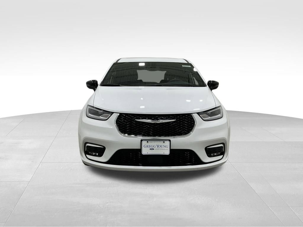 Used 2025 Chrysler Pacifica Select image 7