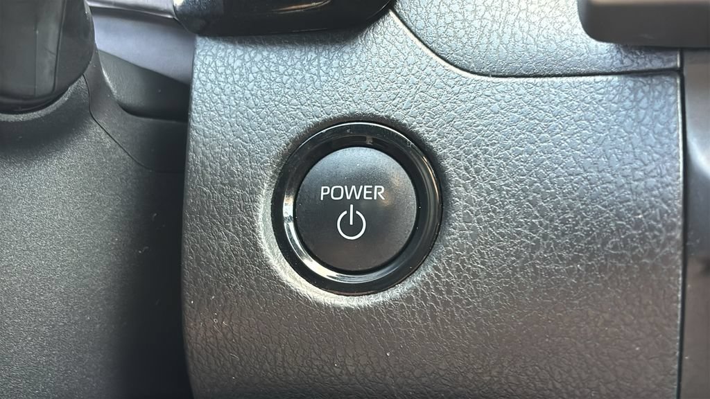 Used 2025 Toyota Camry SE FWD image 14