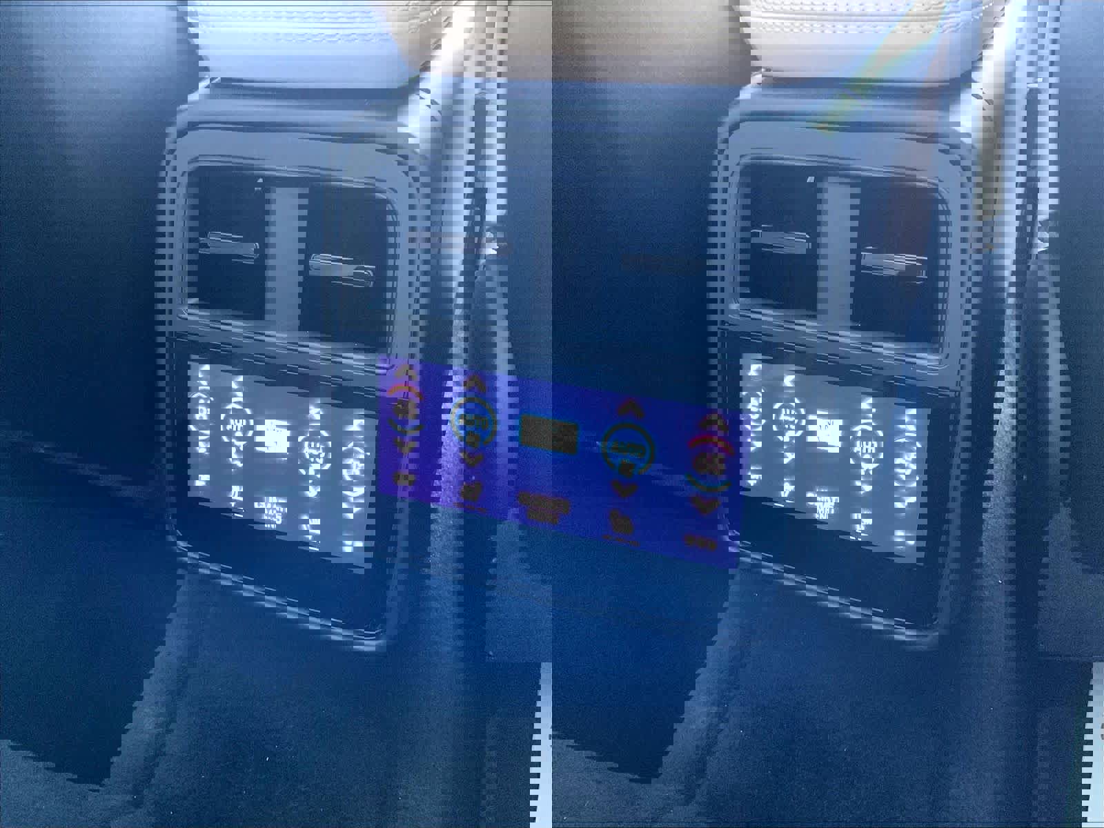 Used 2020 Porsche Taycan Turbo image 32