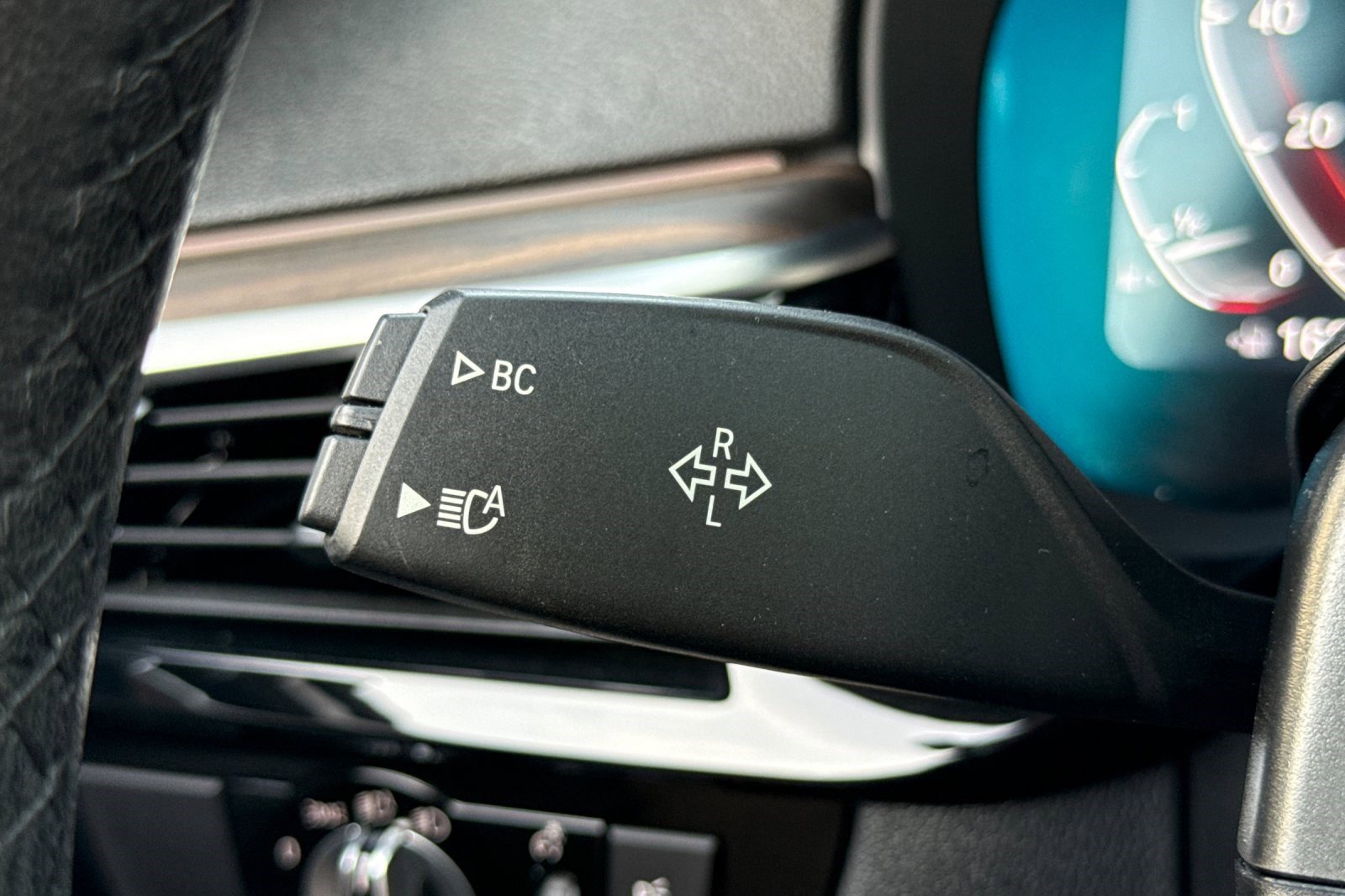 Certified 2023 BMW 530i w/ Premium Package image 31