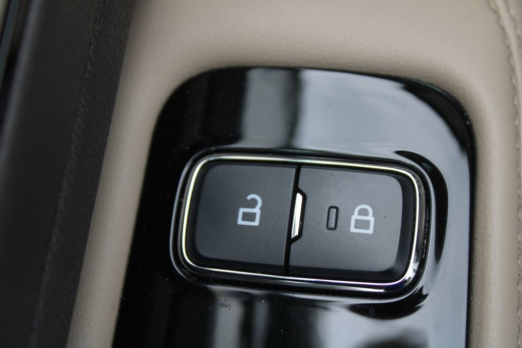 Used 2021 Lincoln Aviator Reserve w/ Equipment Group 201A image 23