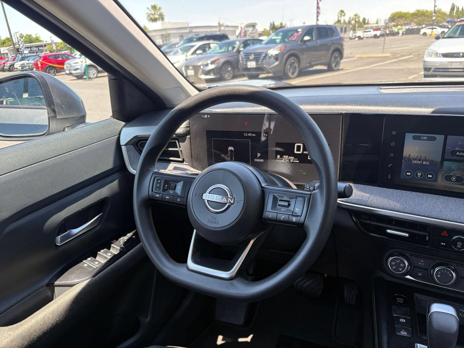 Used 2025 Nissan Kicks SV AWD/4WD image 32