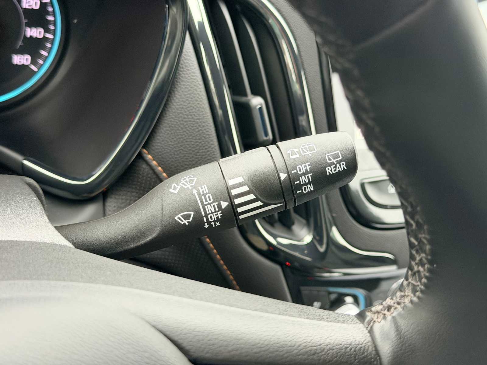 Used 2024 Chevrolet Equinox Premier image 27