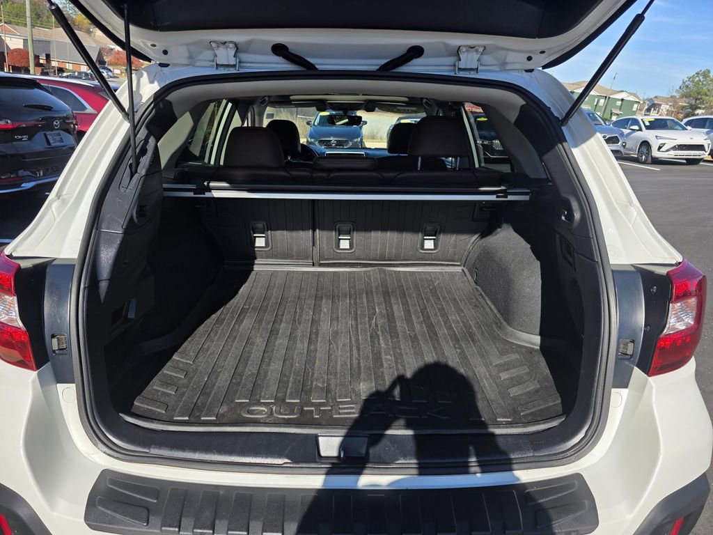 Used 2018 Subaru Outback 2.5i Touring w/ Popular Package #3 image 9