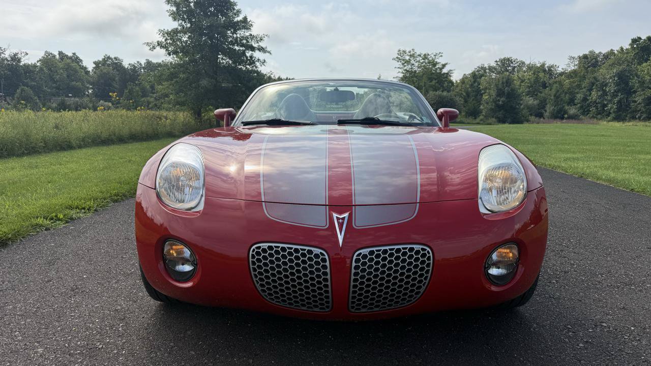 Used 2008 Pontiac Solstice Convertible w/ Premium Package RWD image 16