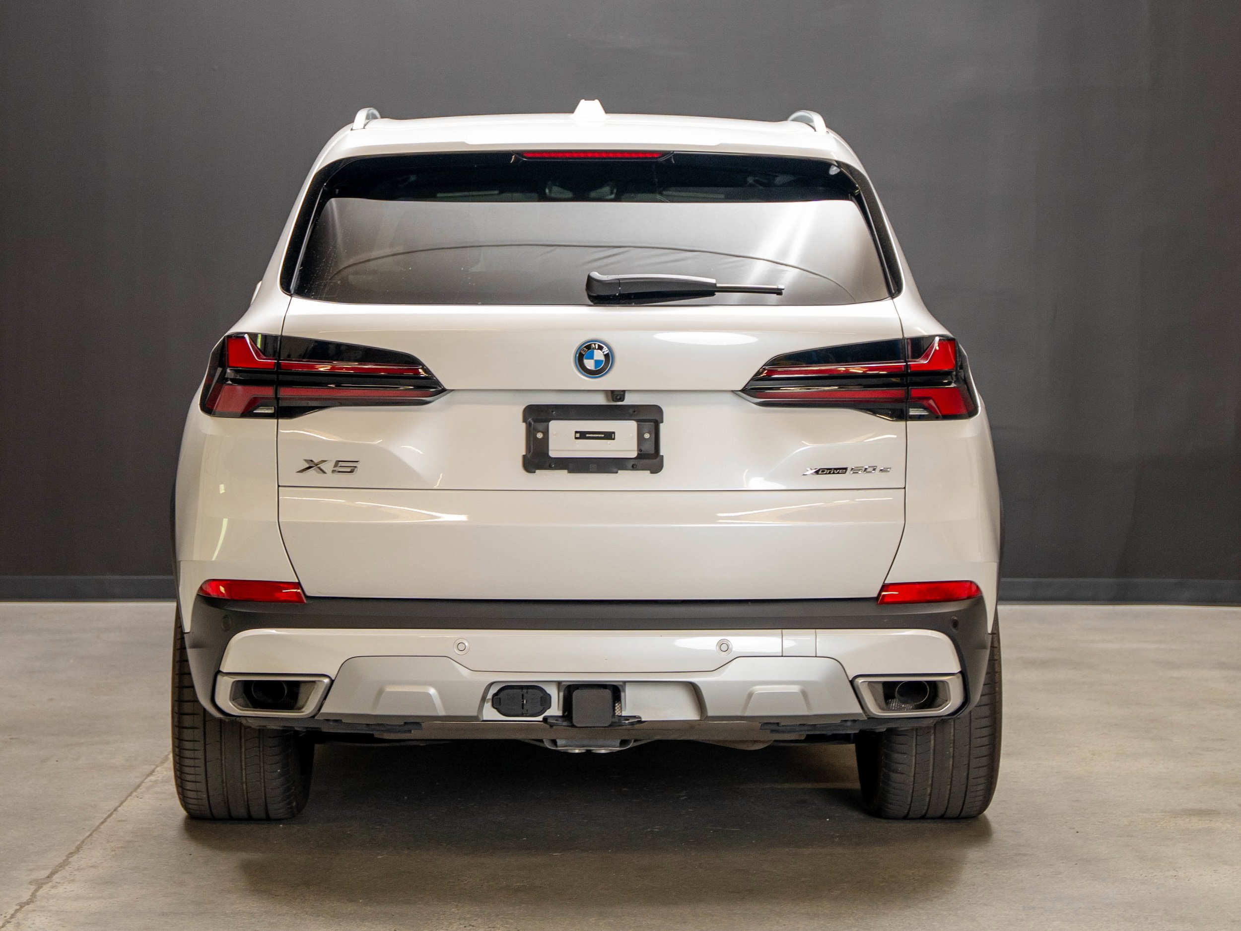 Used 2025 BMW X5 xDrive50e AWD/4WD image 6
