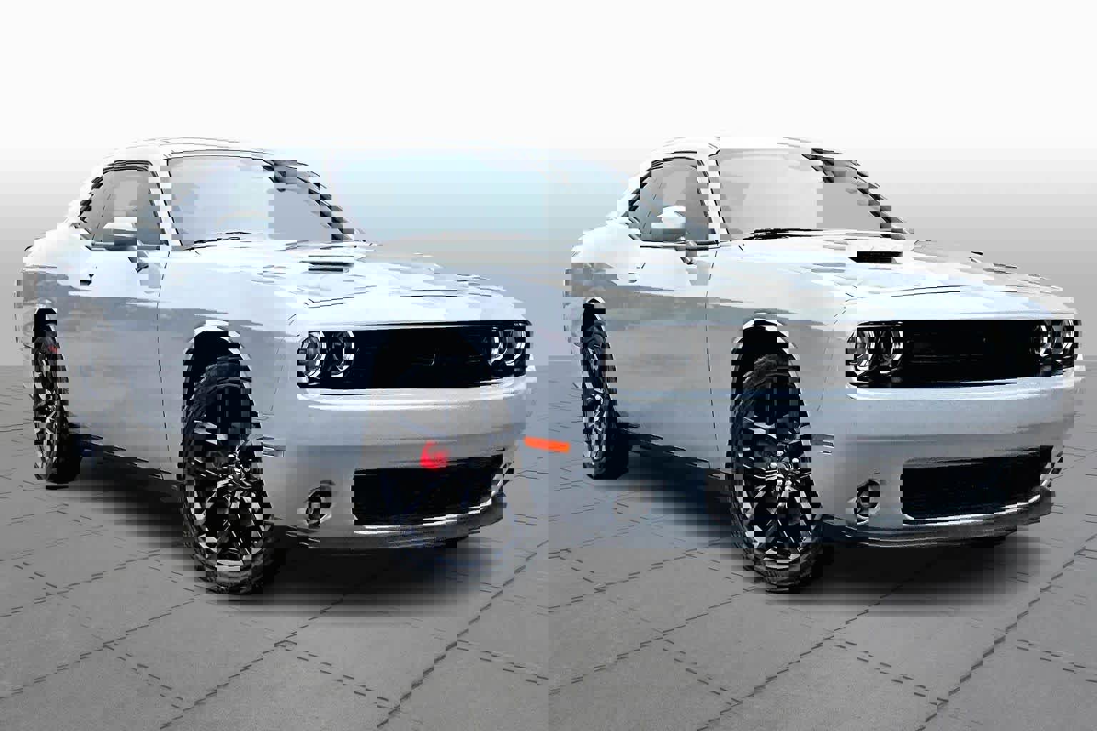 Used 2022 Dodge Challenger SXT w/ Blacktop Package image 2