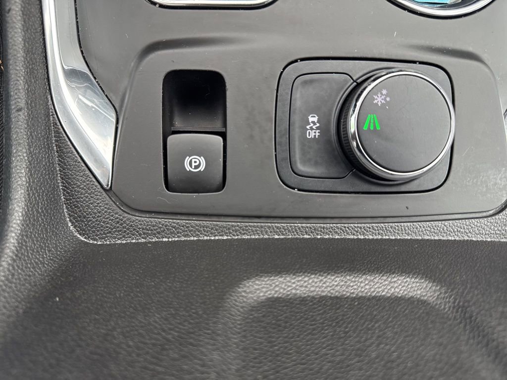 Used 2020 Chevrolet Traverse LT FWD image 20