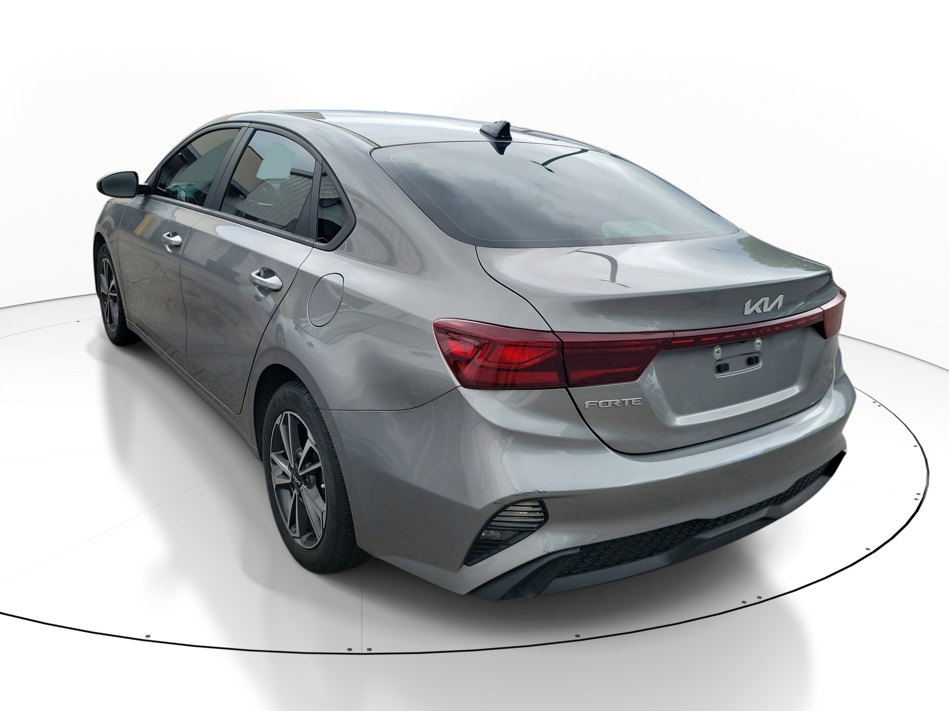 Used 2023 Kia Forte LXS FWD image 4
