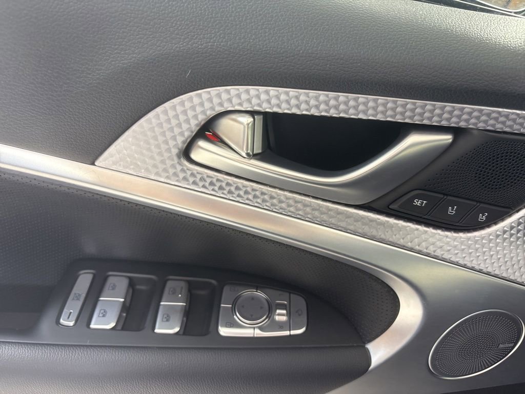 Used 2023 Genesis G70 2.0T w/ Sport Prestige Package image 18