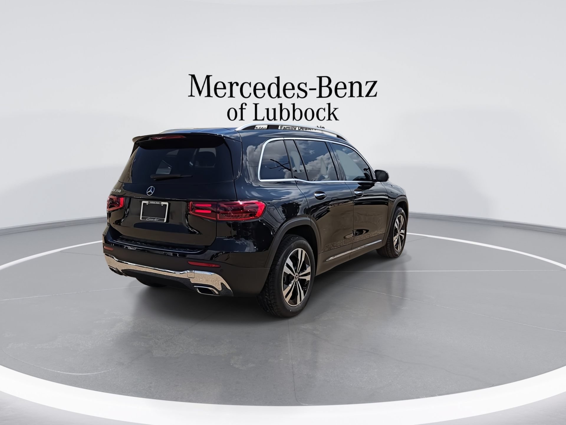 New 2026 Mercedes-Benz GLB 250 image 8