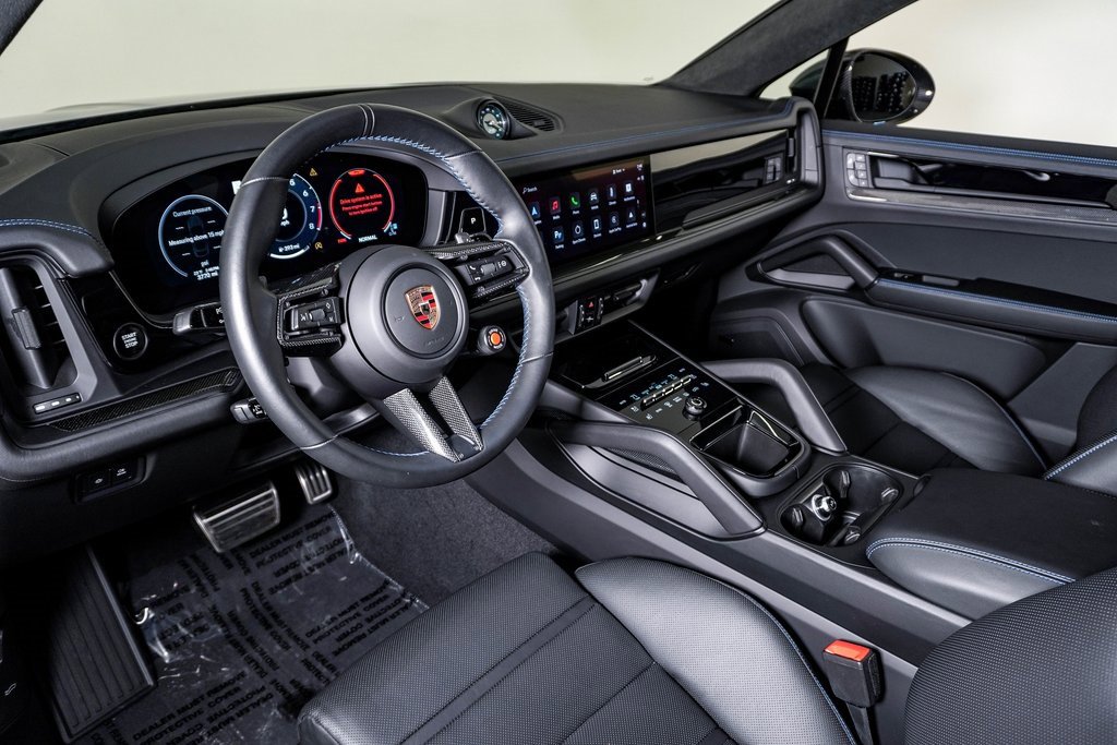 Certified 2024 Porsche Cayenne Turbo GT image 4