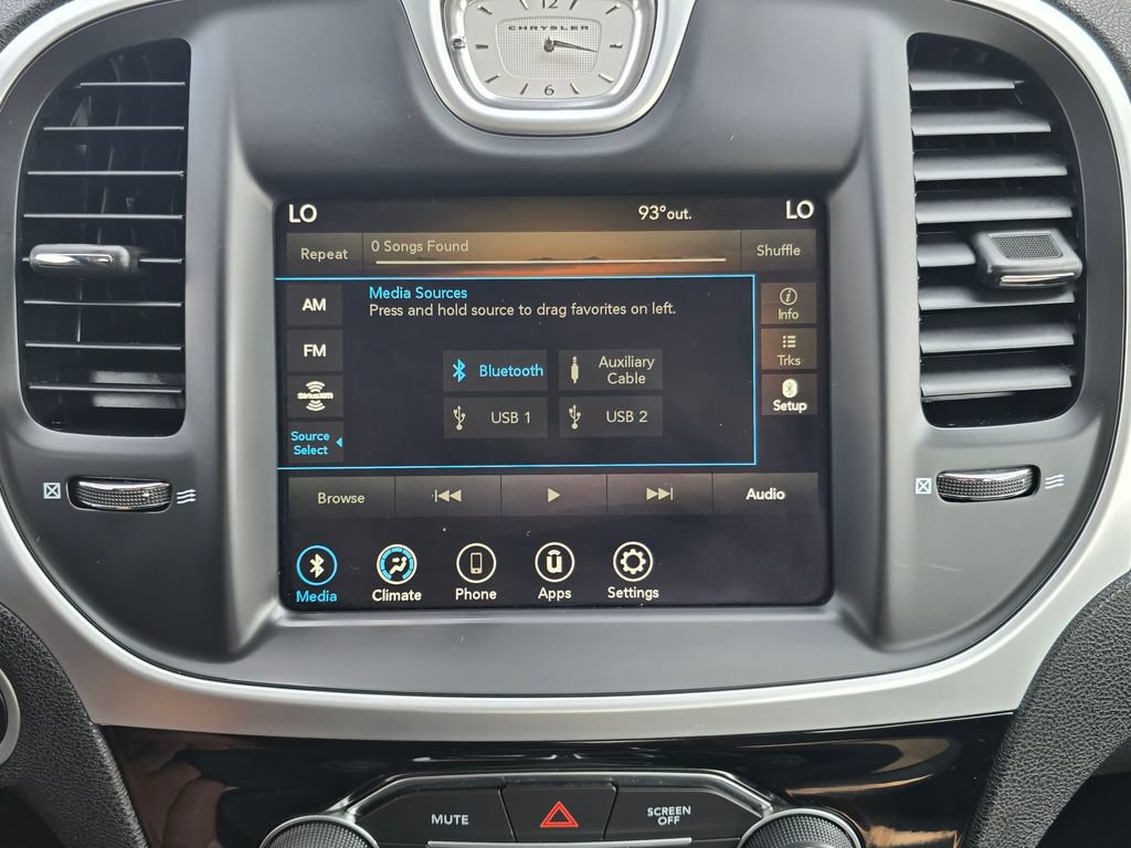 Used 2023 Chrysler 300 Touring RWD image 19