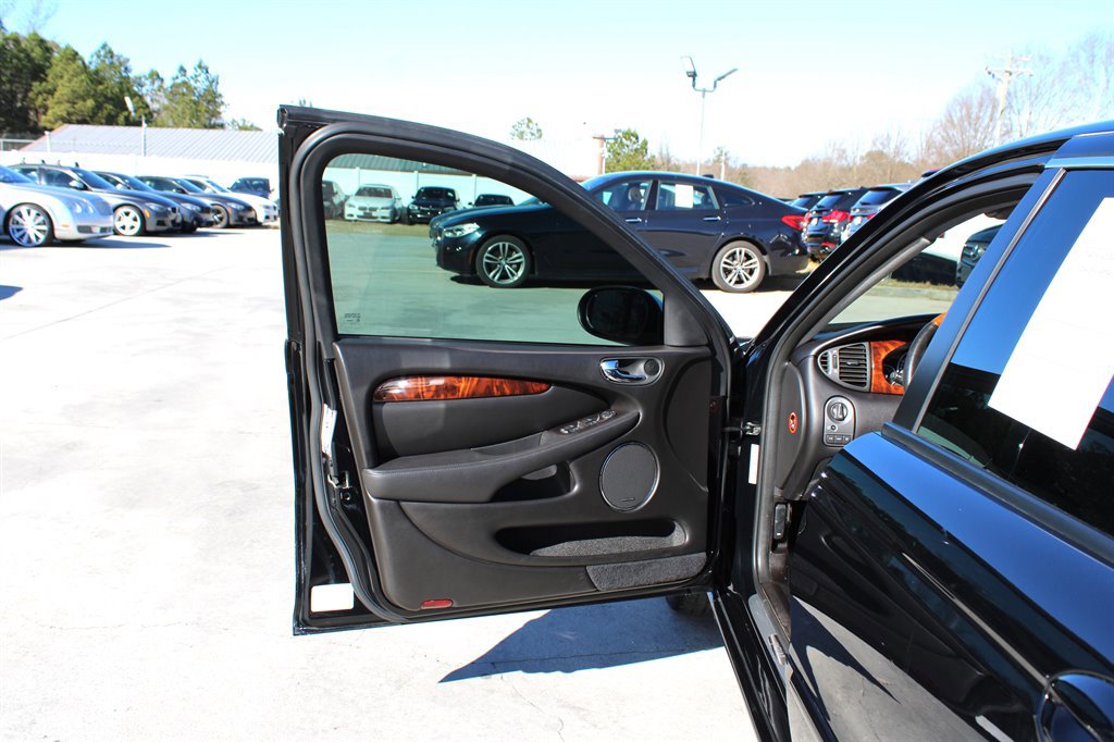 Used 2005 Jaguar X-TYPE 3.0 image 29