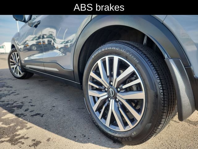 Used 2023 Nissan Kicks SR w/ SR Premium Package image 18