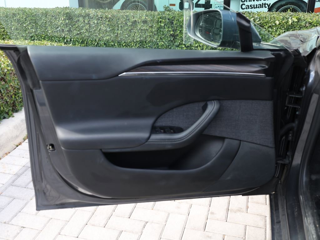 Used 2022 Tesla Model S AWD/4WD image 13