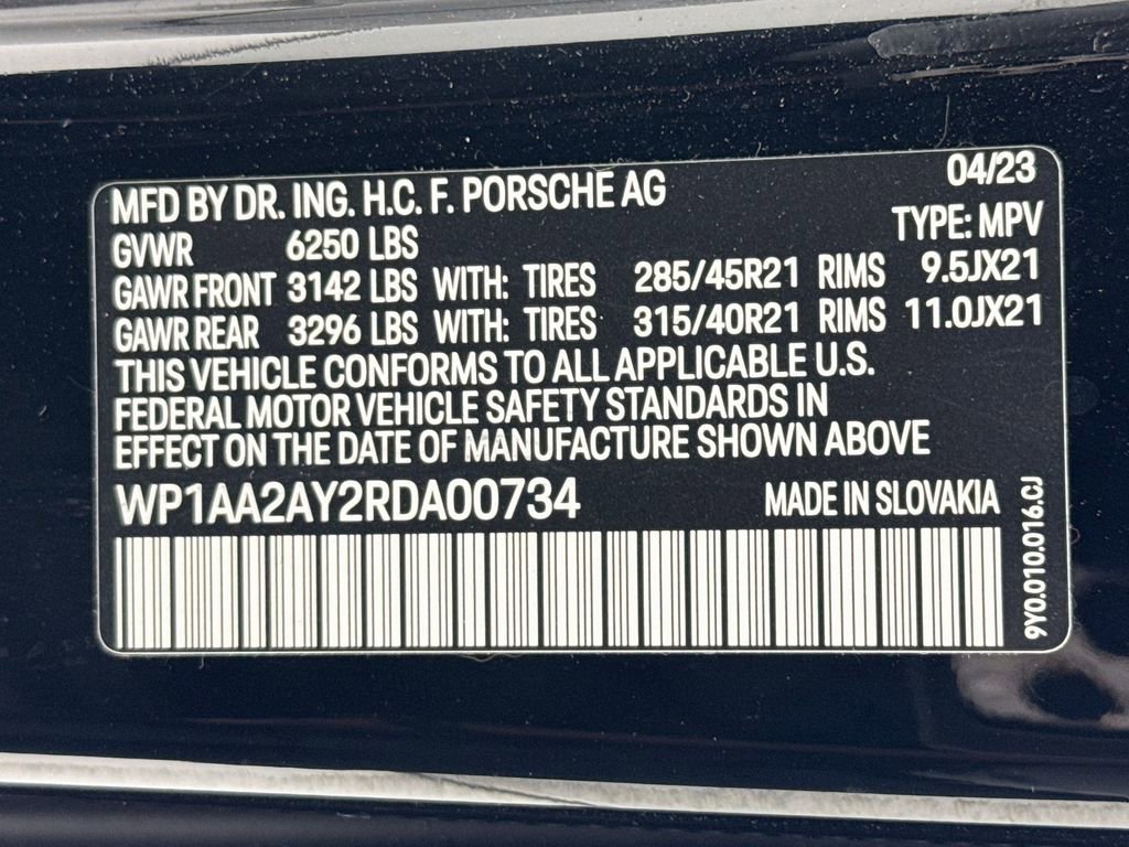 Certified 2024 Porsche Cayenne AWD/4WD image 33