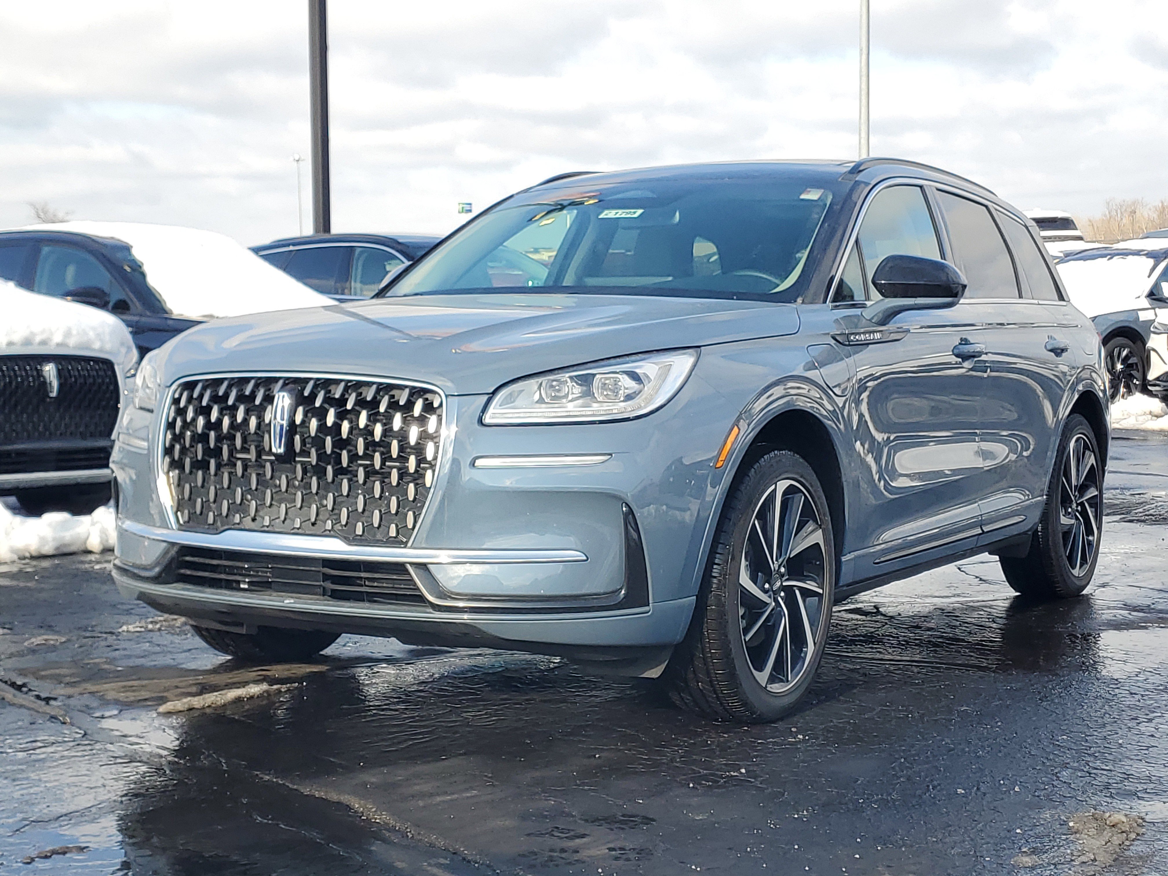 New 2025 Lincoln Corsair Grand Touring w/ Rear Removable Package Tray image 2