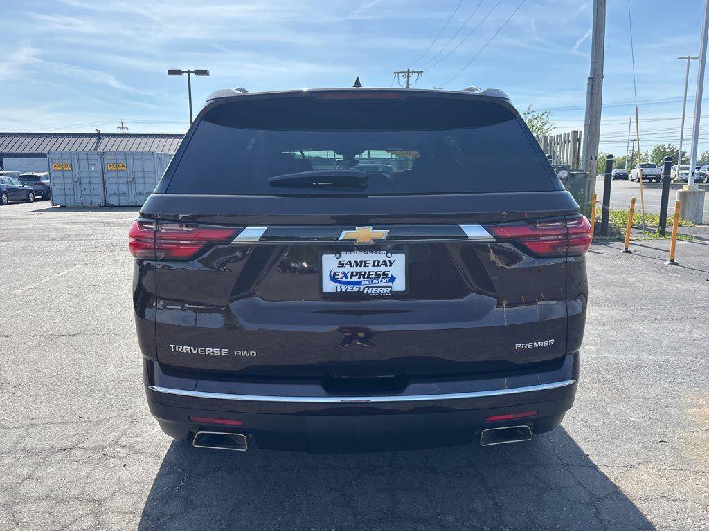 Used 2023 Chevrolet Traverse Premier AWD/4WD image 6