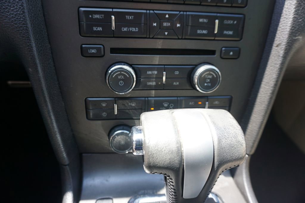 Used 2010 Ford Mustang Premium RWD image 9
