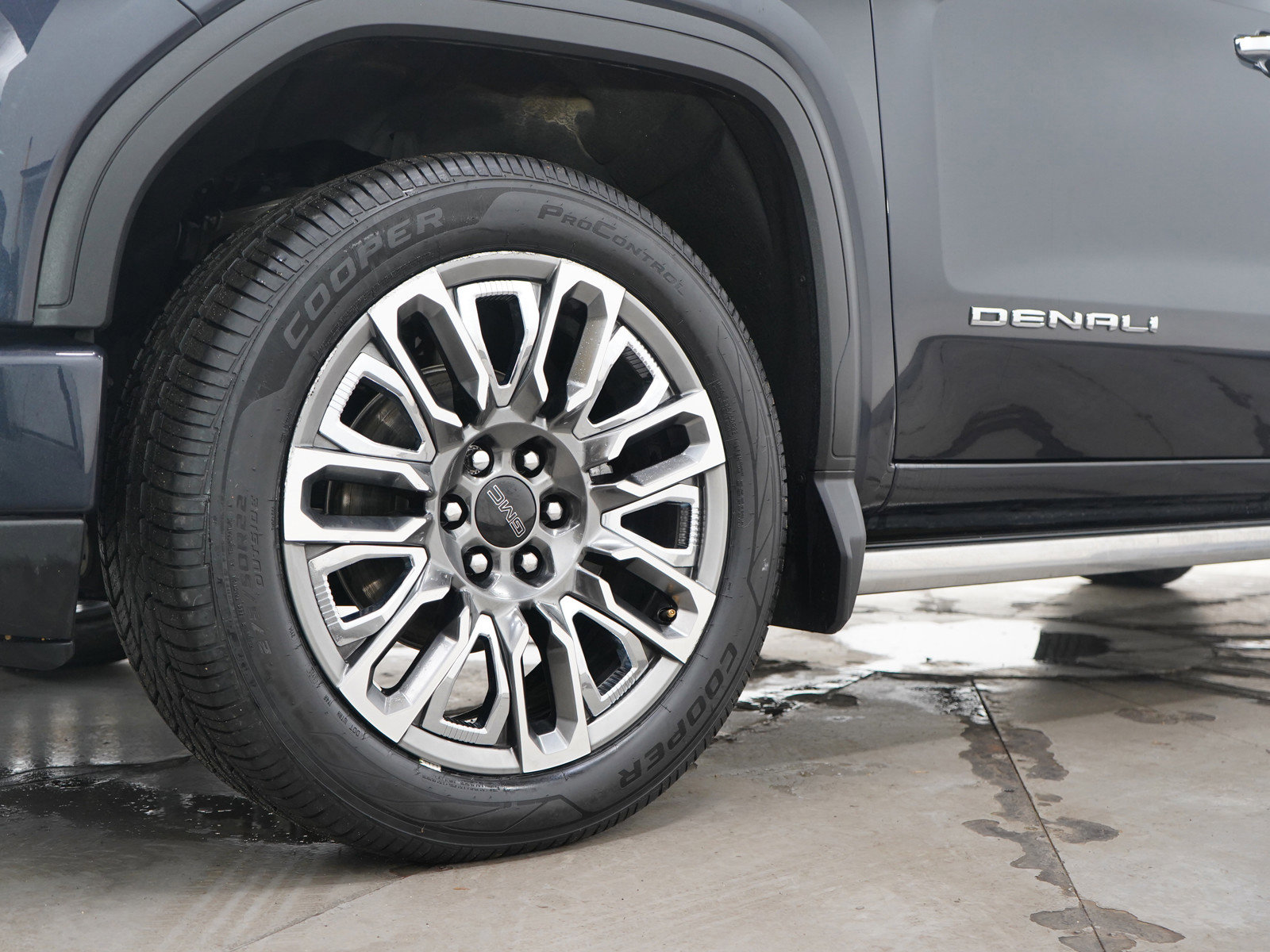 Used 2024 GMC Sierra 1500 Denali Ultimate image 29