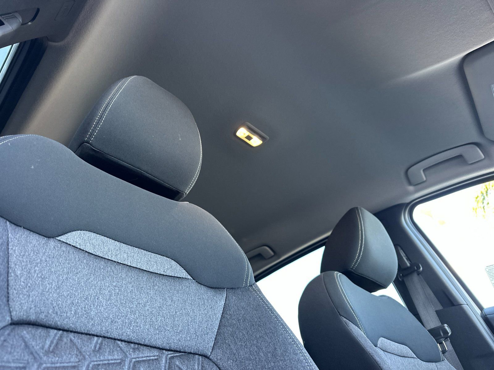 Used 2025 Nissan Kicks SV FWD image 16