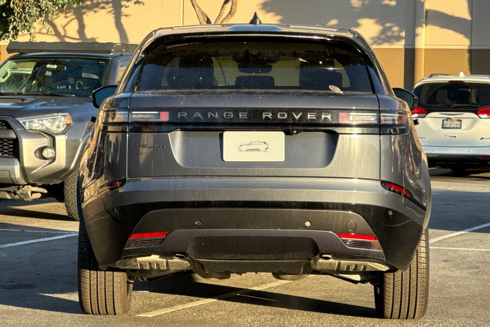 New 2024 Land Rover Range Rover Velar Dynamic HSE image 4