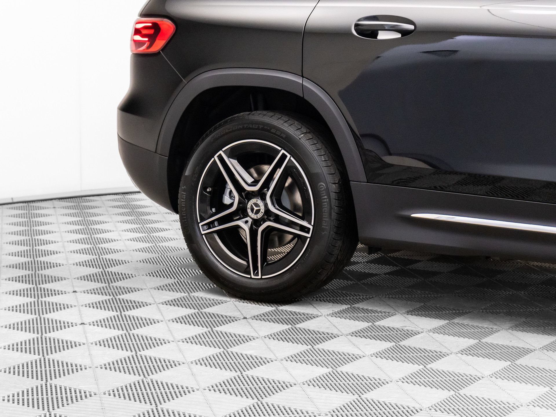 New 2026 Mercedes-Benz GLB 250 4MATIC image 34