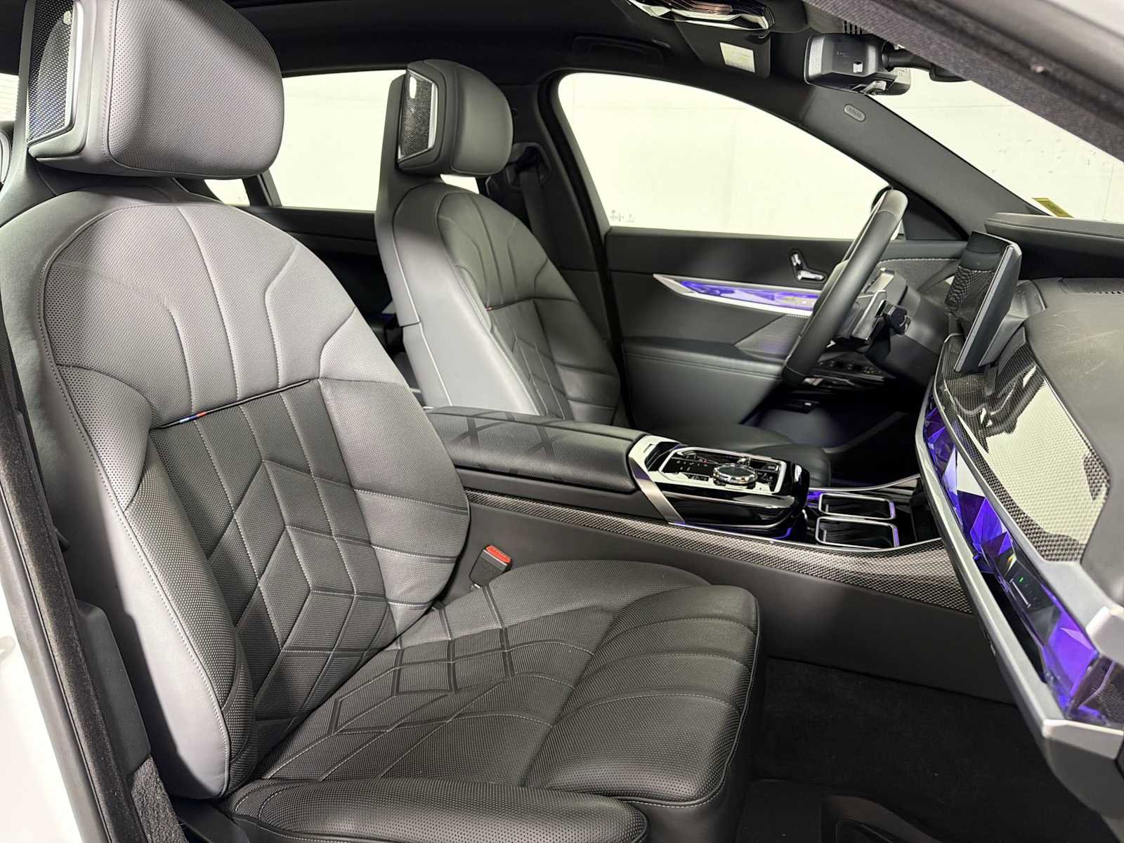 Certified 2023 BMW 760i xDrive AWD/4WD image 22