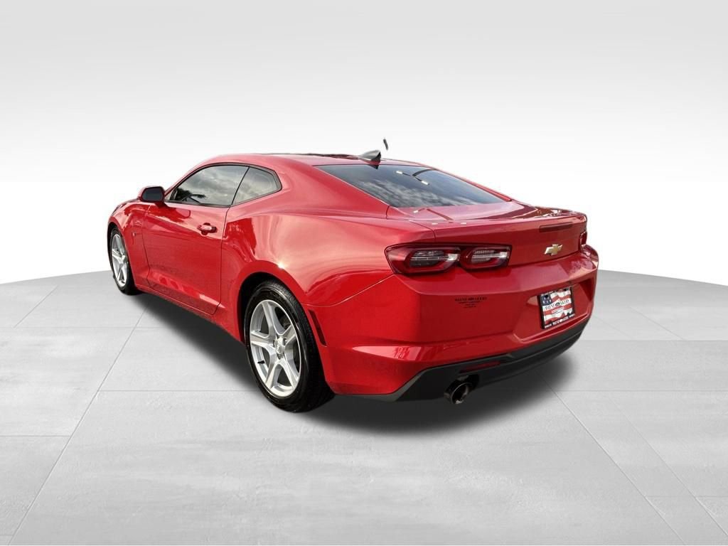 Used 2022 Chevrolet Camaro LT RWD image 7