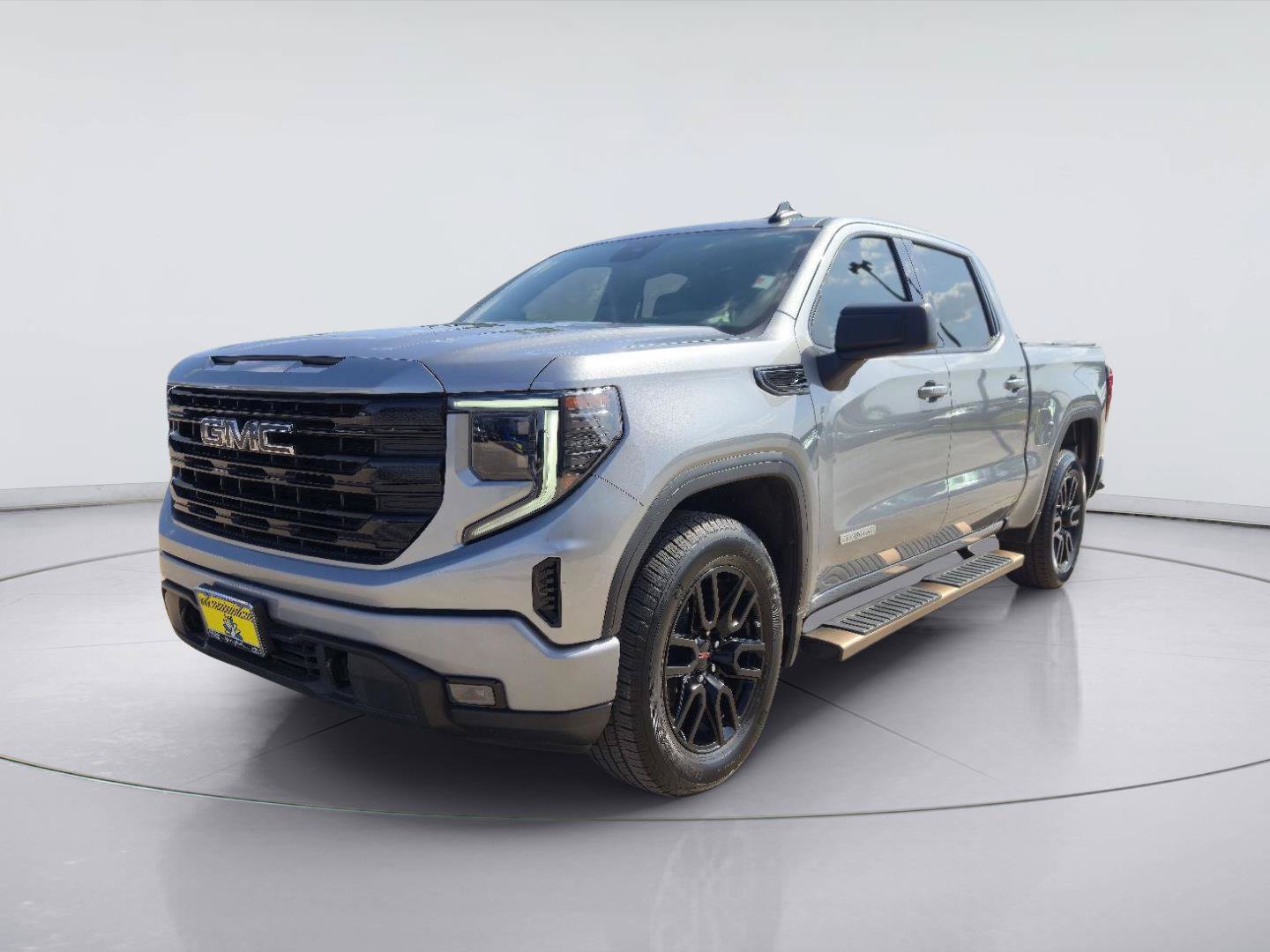 Used 2023 GMC Sierra 1500 Elevation RWD image 1