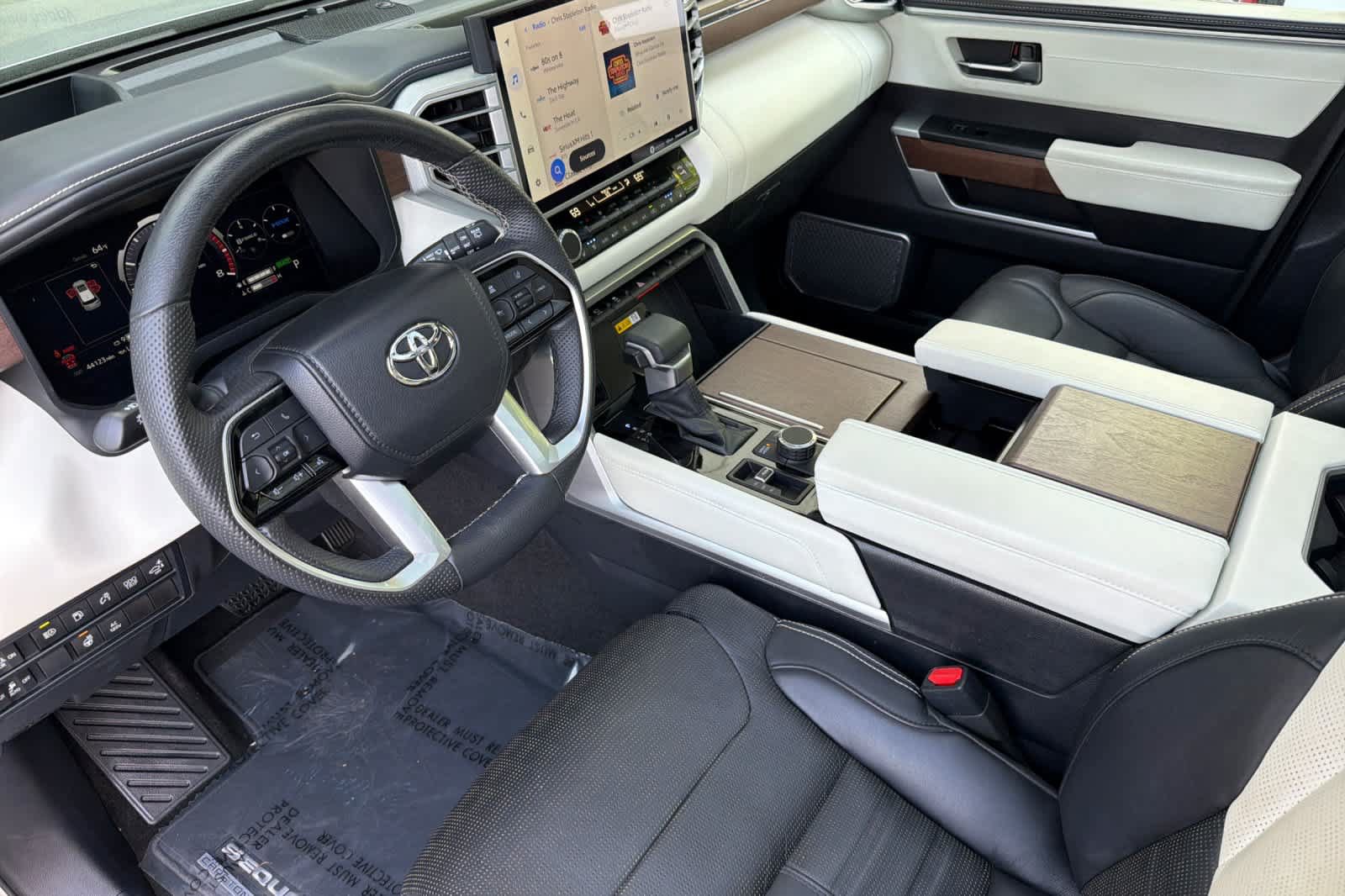 Used 2023 Toyota Sequoia Capstone AWD/4WD image 13