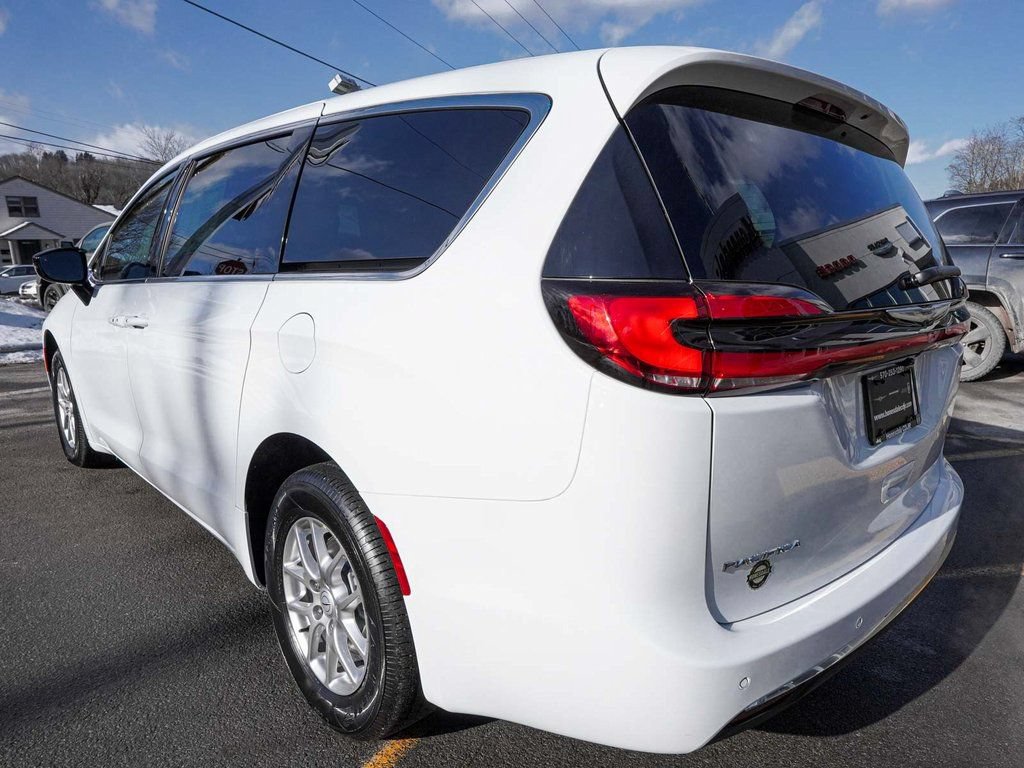 New 2026 Chrysler Pacifica Select FWD image 7