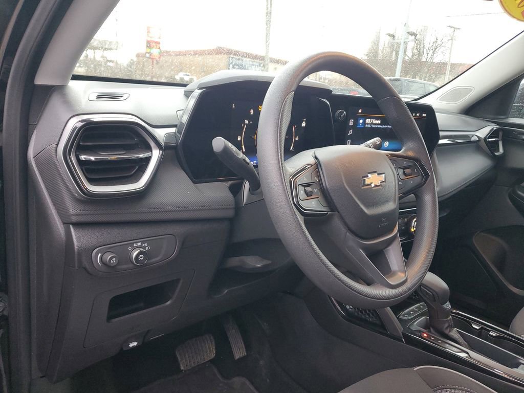Used 2024 Chevrolet TrailBlazer LT image 12