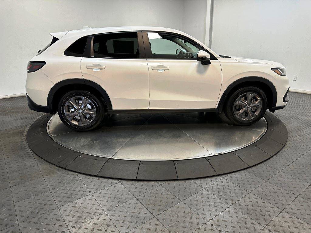 New 2026 Honda HR-V LX image 9