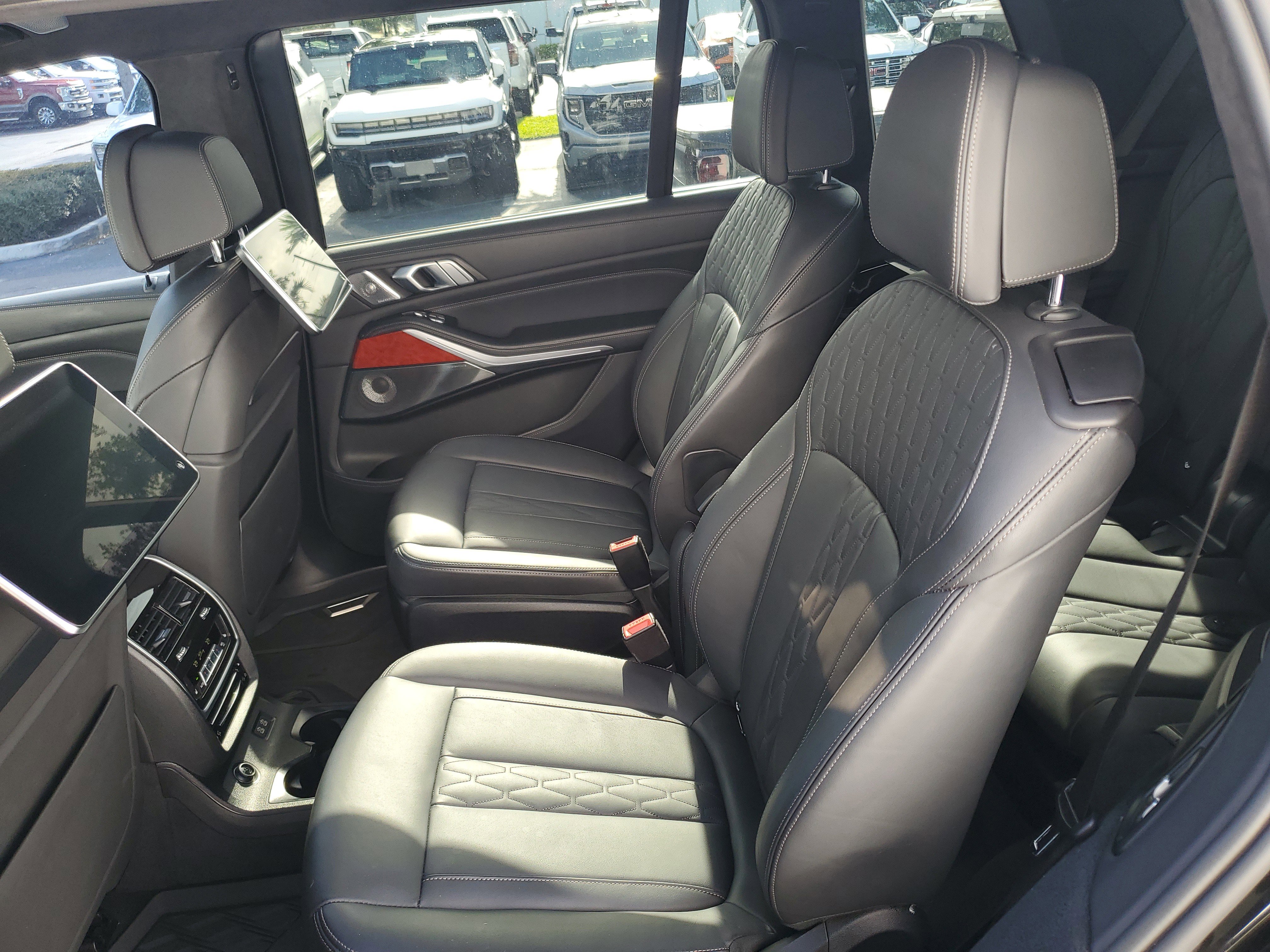 Used 2022 BMW ALPINA XB7 image 13