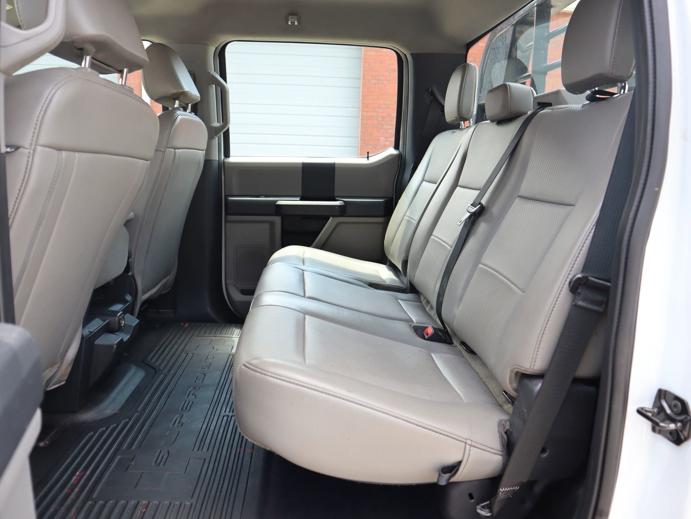 Used 2022 Ford F550 4x4 Crew Cab Super Duty w/ Power Equipment Group image 27