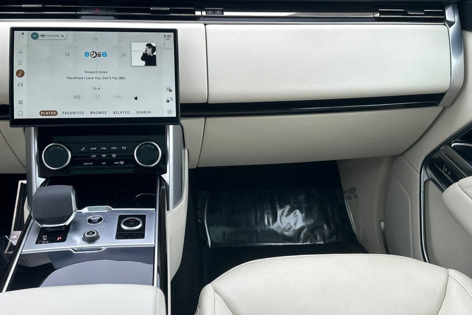 Certified 2023 Land Rover Range Rover SE AWD/4WD image 32