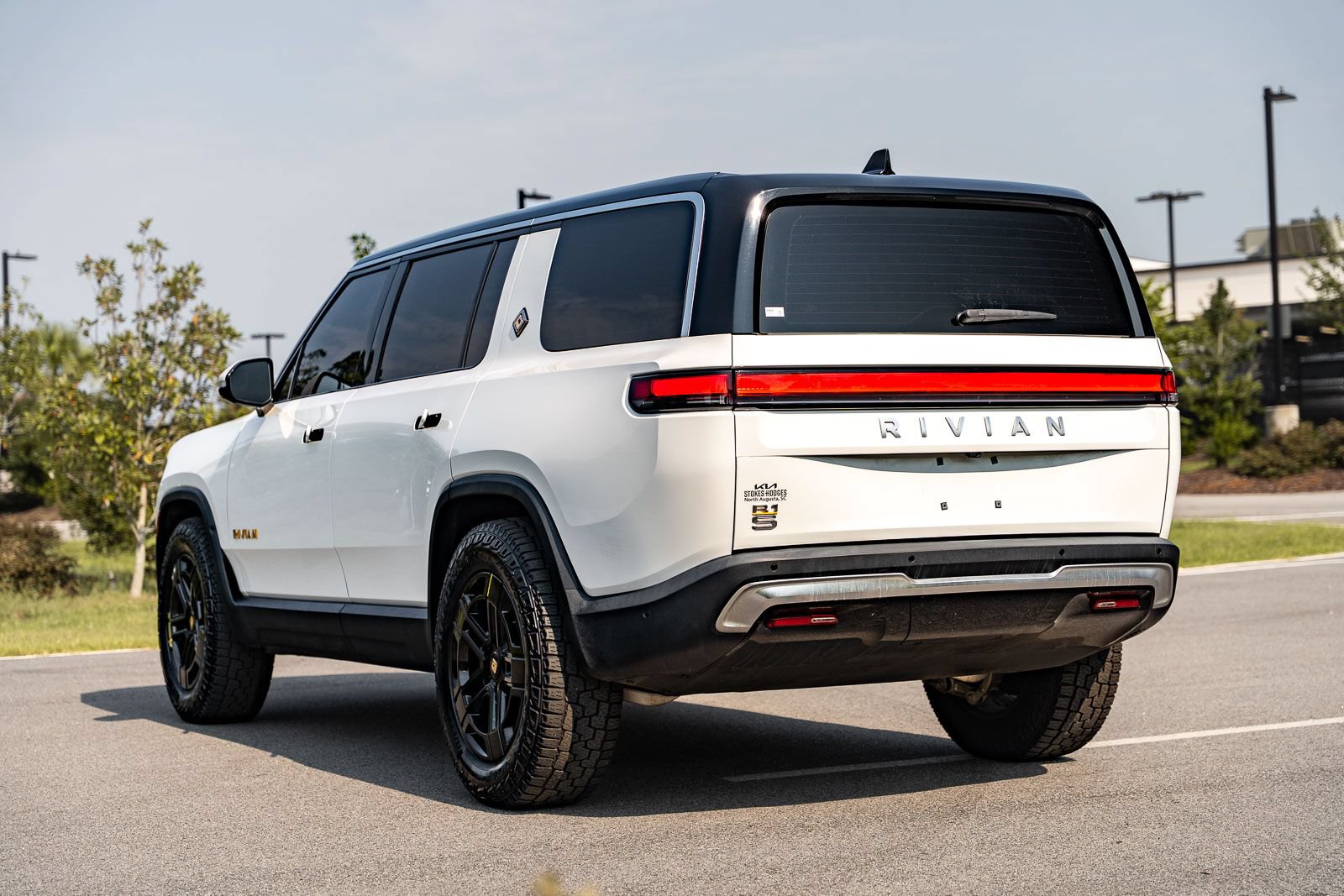 Used 2023 Rivian R1S Adventure AWD/4WD image 6