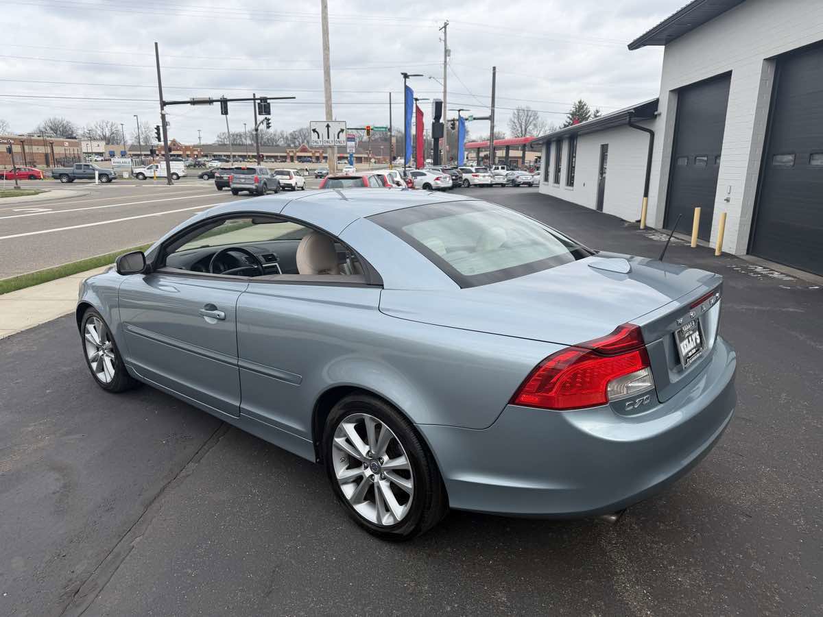 Used 2011 Volvo C70 T5 image 23