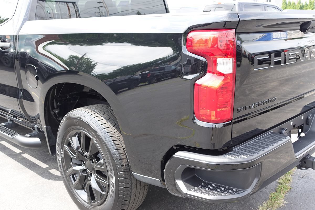 Used 2024 Chevrolet Silverado 1500 Custom w/ LPO, Dark Essentials Package AWD/4WD image 10