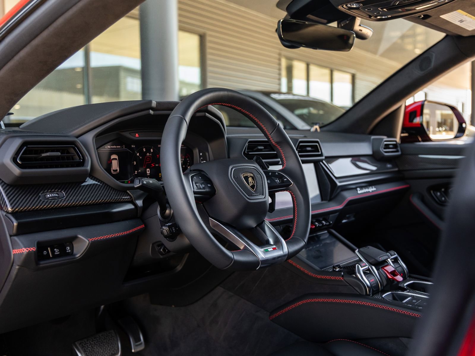 Used 2026 Lamborghini Urus SE image 28