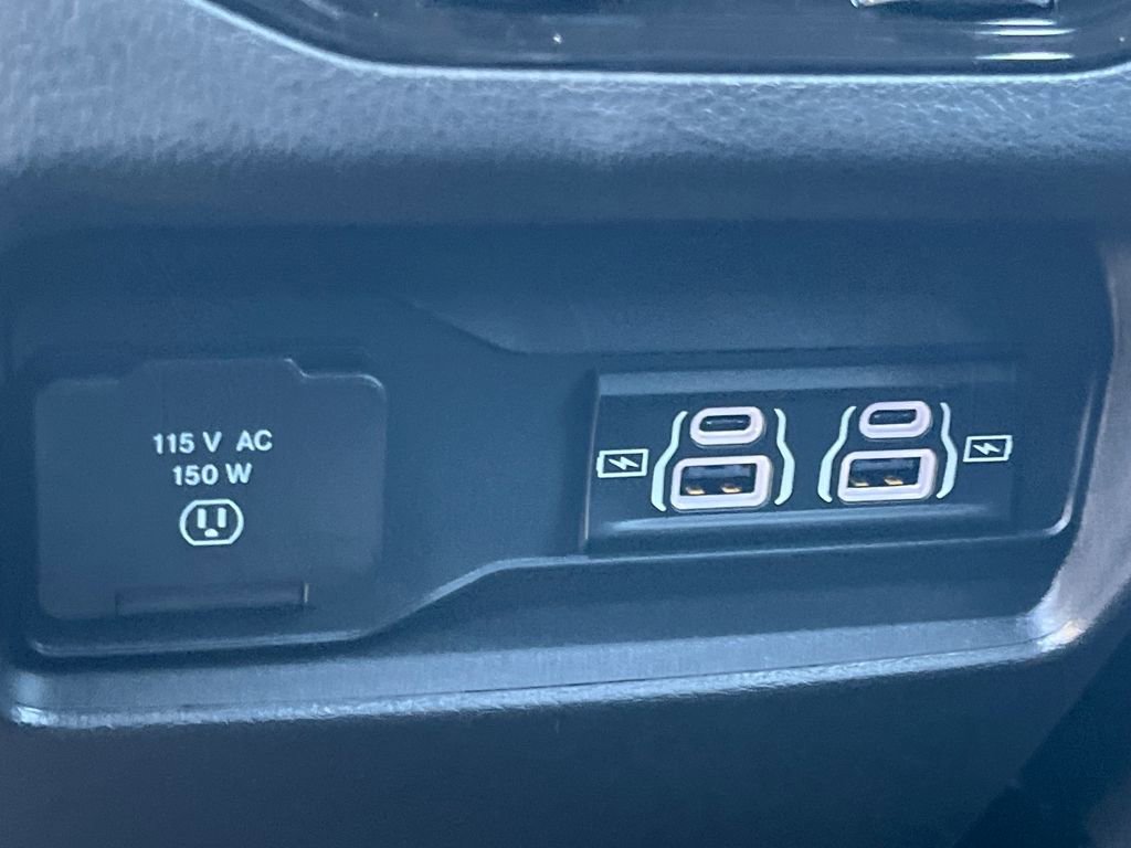 New 2025 Jeep Grand Cherokee Altitude image 23