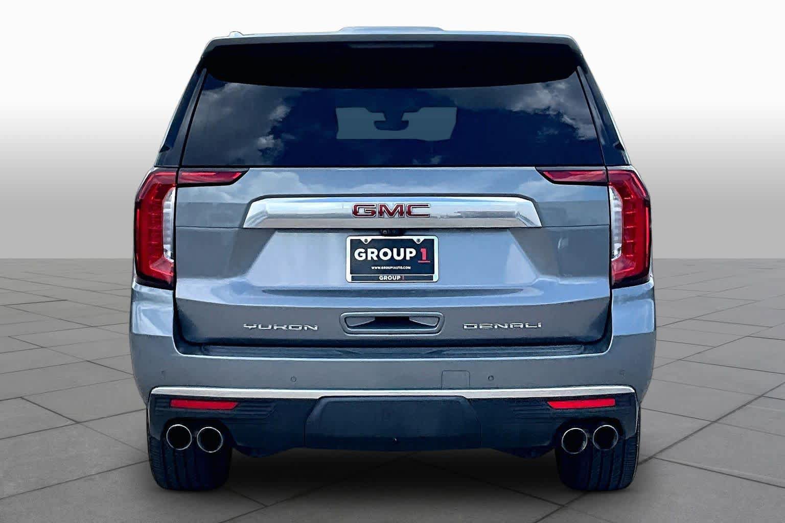 Used 2021 GMC Yukon XL Denali w/ Denali Premium Package RWD image 5