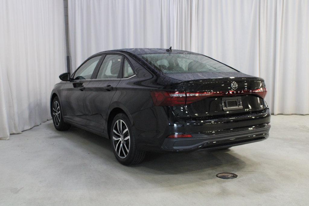 New 2027 Volkswagen Jetta SE FWD image 24
